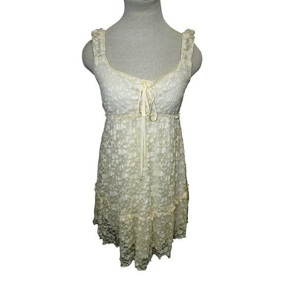 Riot Los Angeles Cream Floral Lace Mini Dress – Size M - Picture 1 of 6